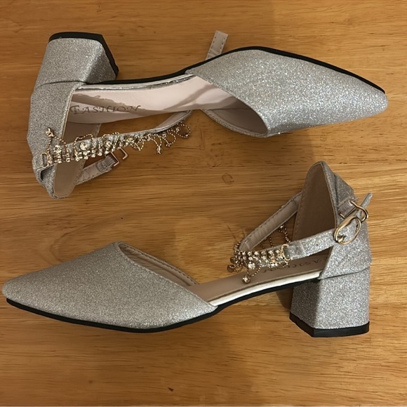 Fashion Silver Heels - Picture 7 of 10